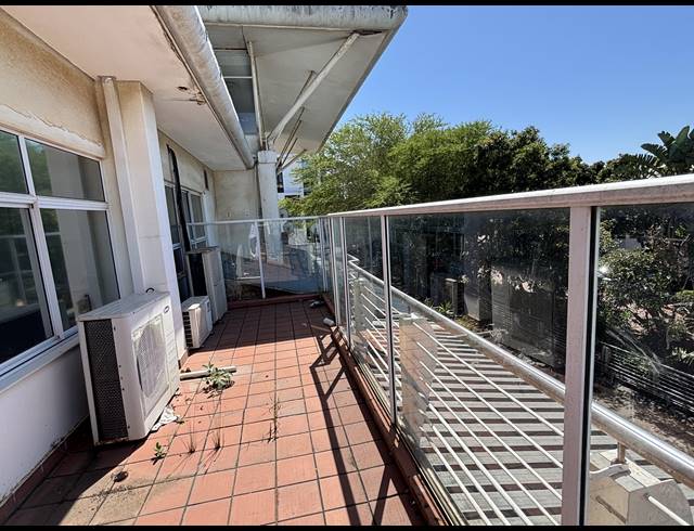 48M² OFFICE TO LET IN LA LUCIA